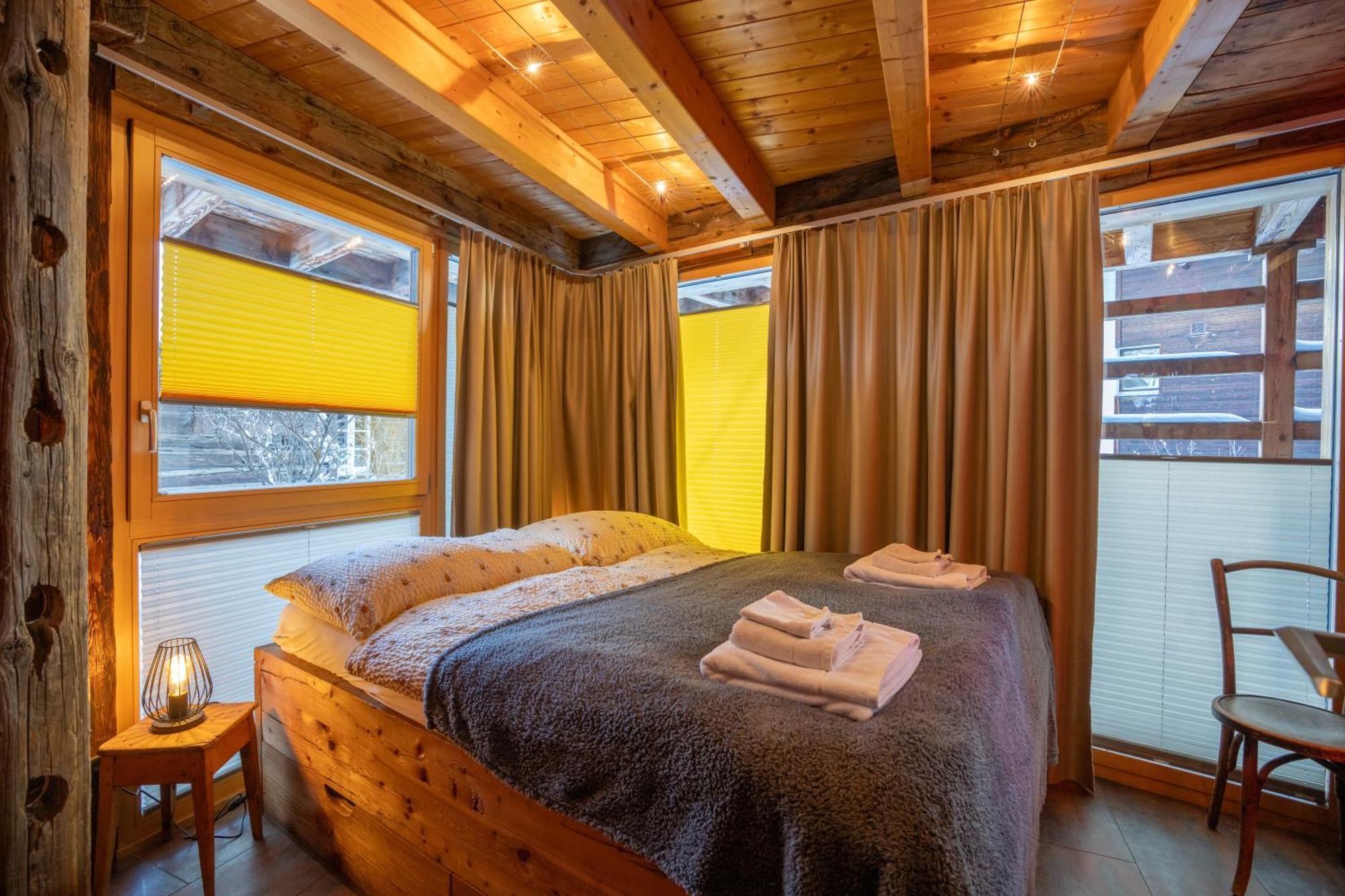 Chalet Schwalbennest Zermatt Bagian luar foto